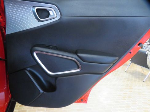 Used 2020 Kia Soul LX image 19