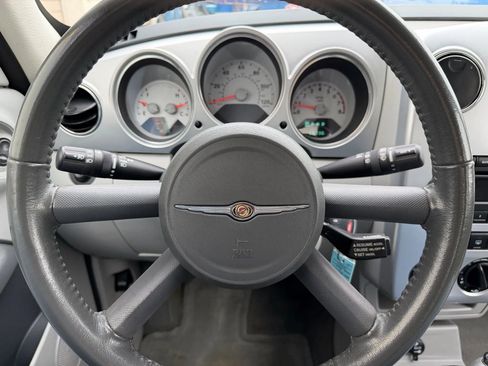 Used 2010 Chrysler PT Cruiser image 11