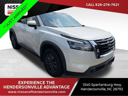 Used 2022 Nissan Pathfinder SV
