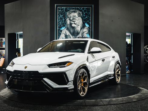 Used 2023 Lamborghini Urus Performante image 3