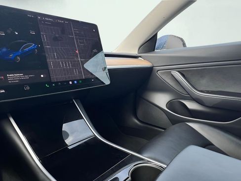 Used 2018 Tesla Model 3 Long Range image 36