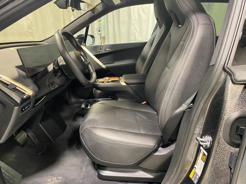 Used 2026 BMW iX xDrive45 w/ Executive Package image 9