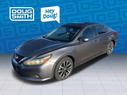 Used 2017 Nissan Altima 2.5 SV w/ Convenience Package