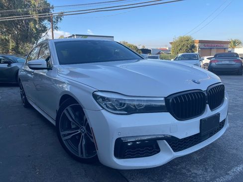 Used 2016 BMW 740i image 3
