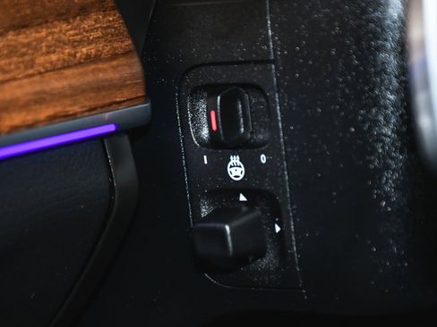 Used 2025 Mercedes-Benz GLS 450 4MATIC image 22