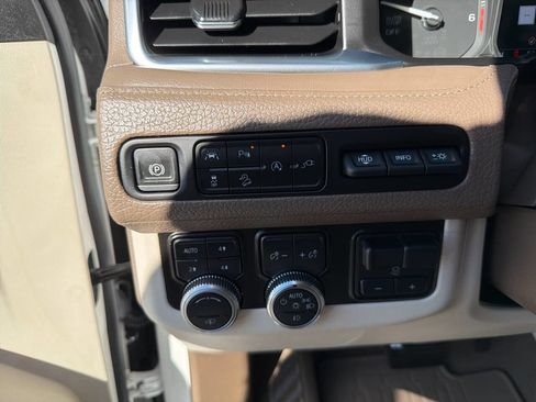 Used 2021 GMC Yukon XL Denali w/ Denali Ultimate Package image 40