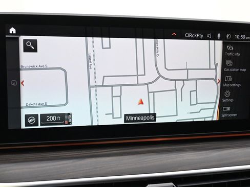 Used 2023 BMW 540i w/ Convenience Package image 31