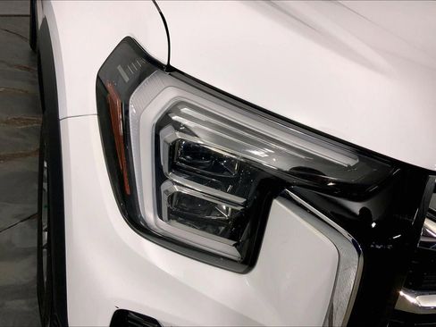 Used 2025 GMC Terrain Elevation image 26