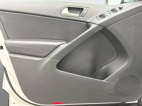 Used 2017 Volkswagen Tiguan S AWD/4WD image 9