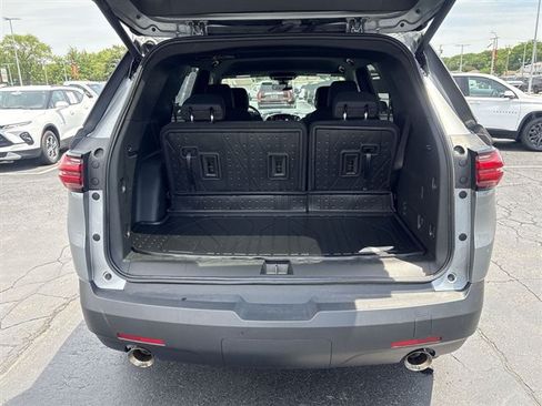 Used 2023 Chevrolet Traverse LT FWD image 24