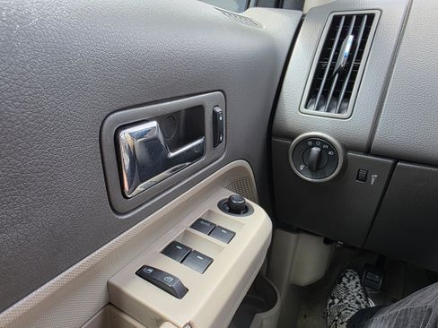 Used 2009 Ford Edge SEL AWD/4WD image 17