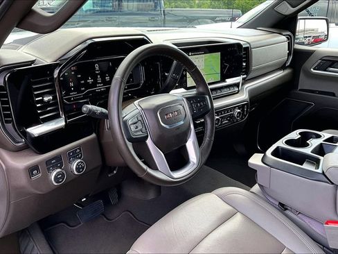 Used 2025 GMC Sierra 1500 SLT AWD/4WD image 19