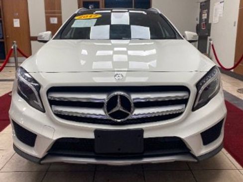Used 2017 Mercedes-Benz GLA 250 4MATIC w/ Premium Package image 10