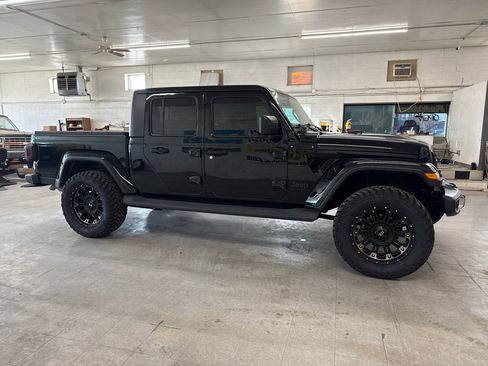Used 2021 Jeep Gladiator Sport image 5