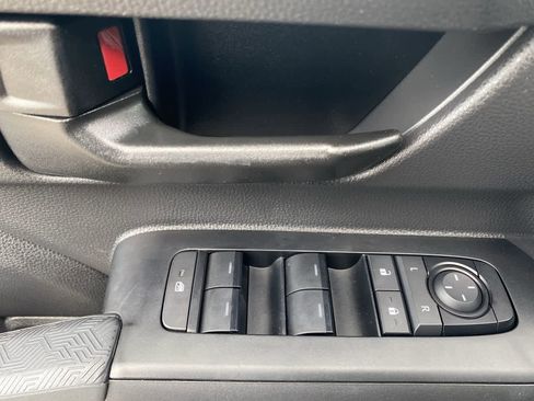 Certified 2025 Toyota Tacoma SR5 AWD/4WD image 13