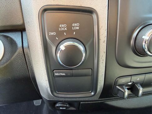 Used 2018 RAM 2500 Tradesman w/ Chrome Appearance Group AWD/4WD image 26