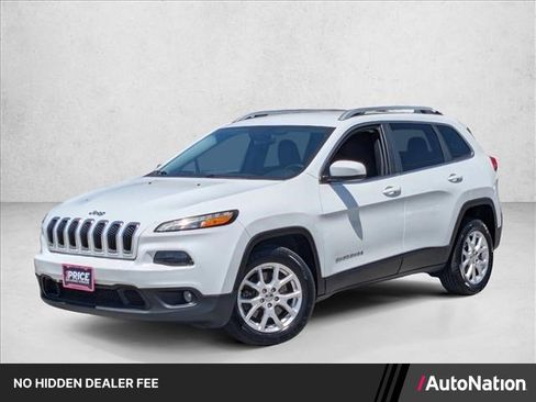Used 2016 Jeep Cherokee Latitude FWD image 1