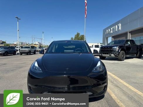 Used 2025 Tesla Model Y Performance AWD/4WD image 2