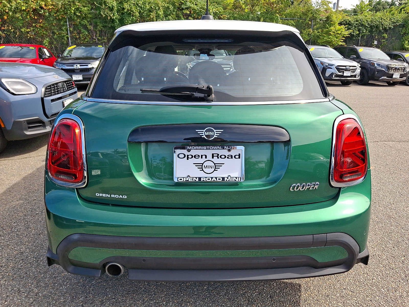 Used 2024 MINI Cooper 4-Door Hardtop FWD image 4