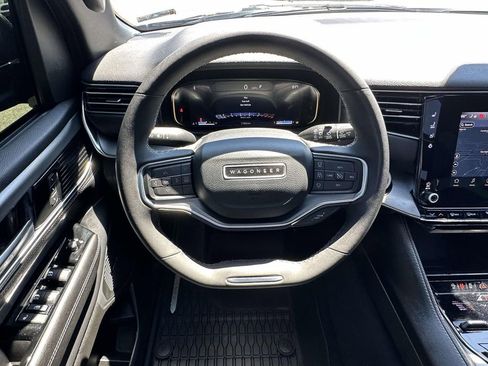 Used 2024 Jeep Wagoneer Series II AWD/4WD image 15