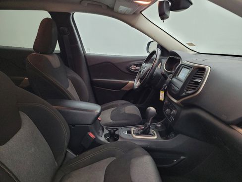 Used 2018 Jeep Cherokee Latitude w/ Altitude Package AWD/4WD image 21