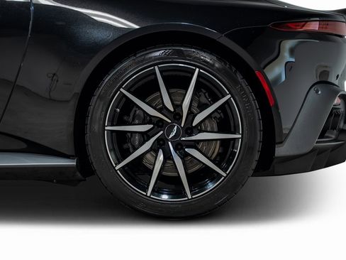 Used 2020 Aston Martin V8 Vantage Coupe image 27