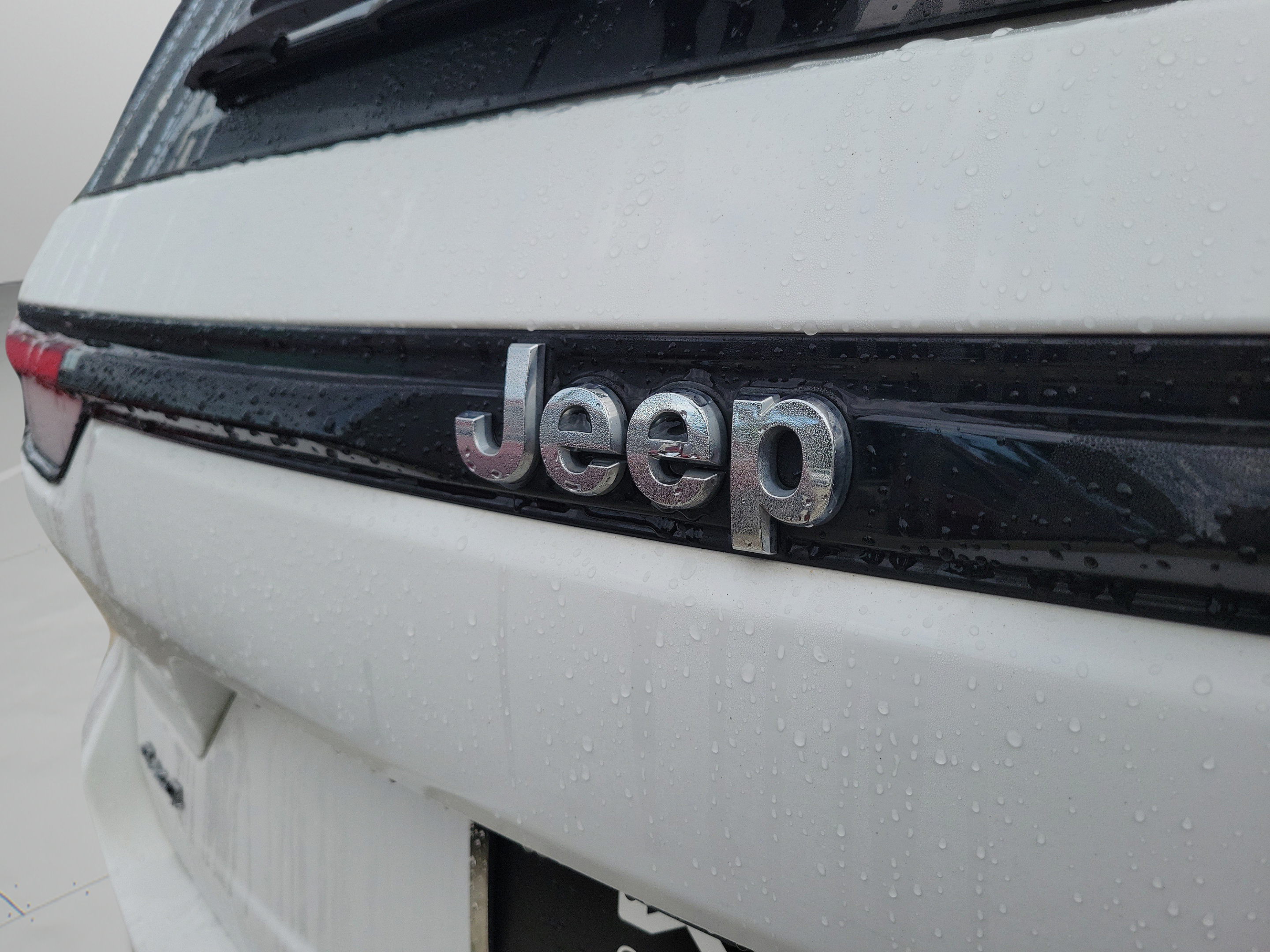 Used 2023 Jeep Grand Cherokee Limited AWD/4WD image 32