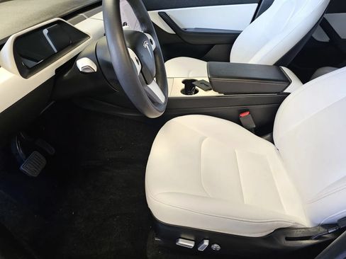Used 2021 Tesla Model Y Long Range AWD/4WD image 14
