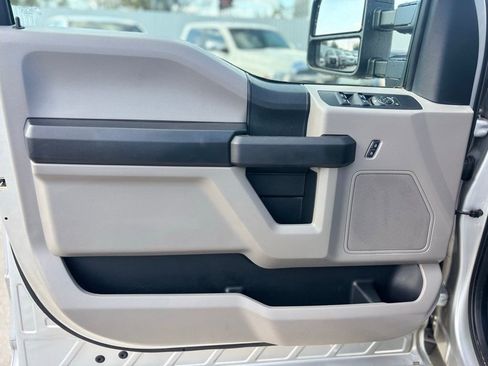 Used 2019 Ford F250 XL w/ STX Appearance Package image 9