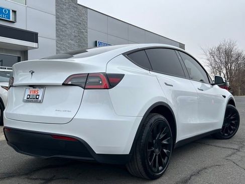 Used 2024 Tesla Model Y Long Range image 10