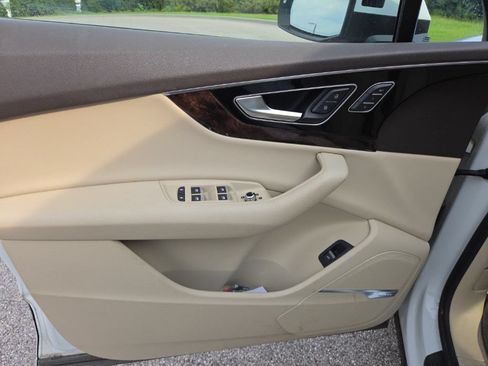 Used 2019 Audi Q7 3.0T Premium Plus AWD/4WD image 14