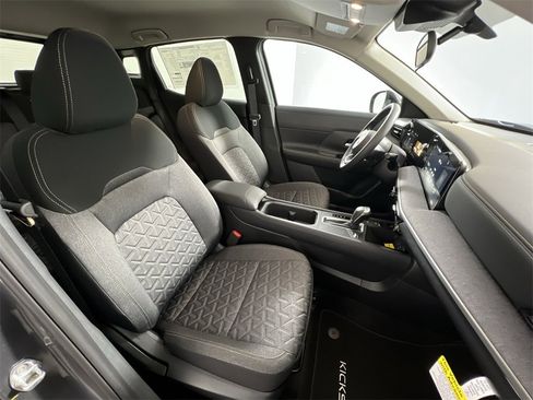 New 2026 Nissan Kicks SV image 25