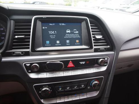 Used 2019 Hyundai Sonata SE w/ Cargo Package FWD image 10