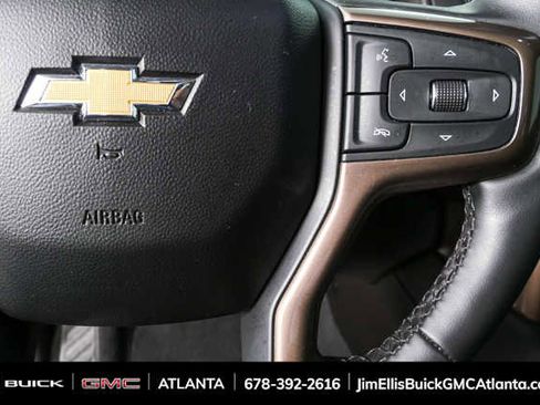 Used 2023 Chevrolet Suburban High Country image 11
