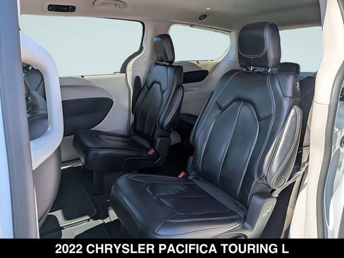 Used 2022 Chrysler Pacifica Touring-L FWD image 25
