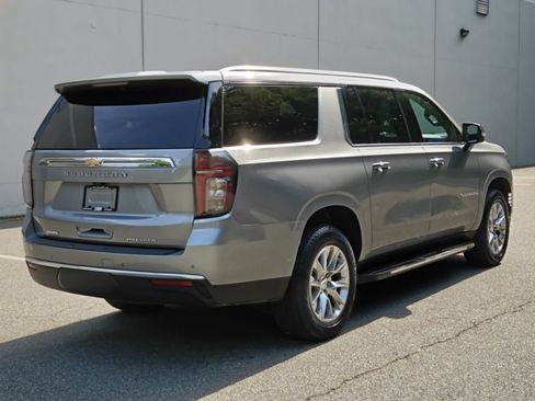 Used 2023 Chevrolet Suburban Premier w/ Premium Package AWD/4WD image 4