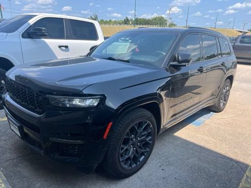 Used 2023 Jeep Grand Cherokee L Summit AWD/4WD image 2