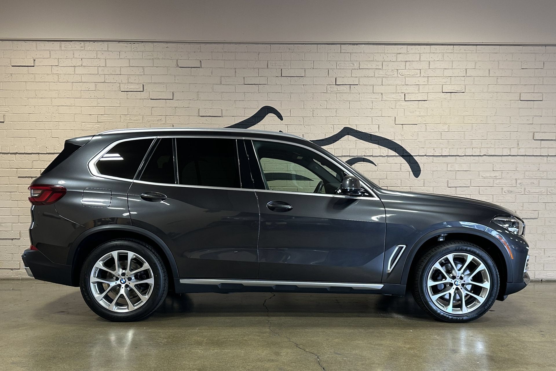 Used 2021 BMW X5 xDrive40i AWD/4WD image 3