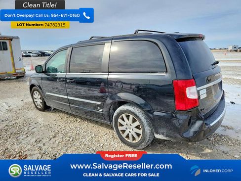 Used 2014 Chrysler Town & Country Touring image 3