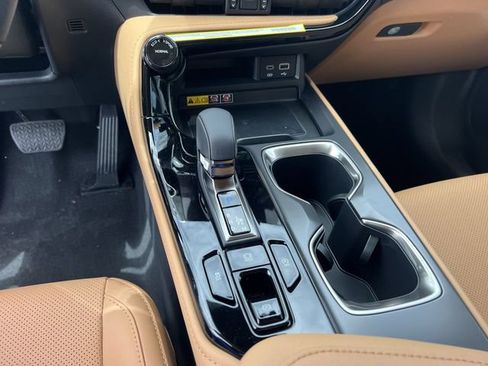 Used 2025 Lexus NX 250 FWD w/ Towing Package (2000 Lbs) image 21