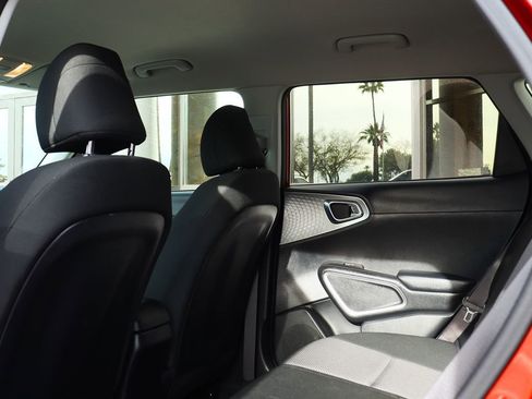 Used 2024 Kia Soul LX w/ Option Group 015 image 34