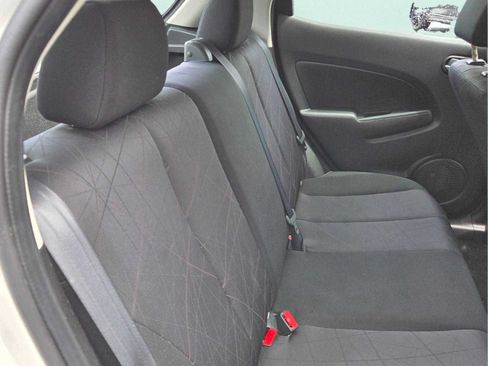 Used 2014 MAZDA MAZDA2 Sport FWD image 16
