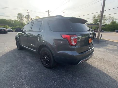 Used 2017 Ford Explorer XLT FWD image 6