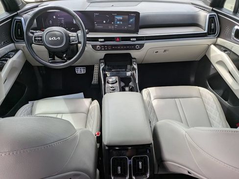 Certified 2025 Kia Sorento SX Prestige AWD/4WD image 16