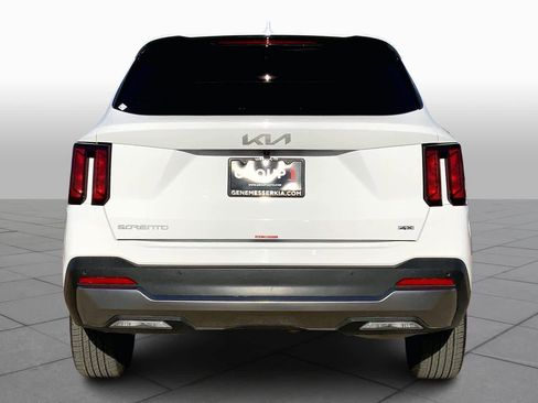 Certified 2025 Kia Sorento S image 10