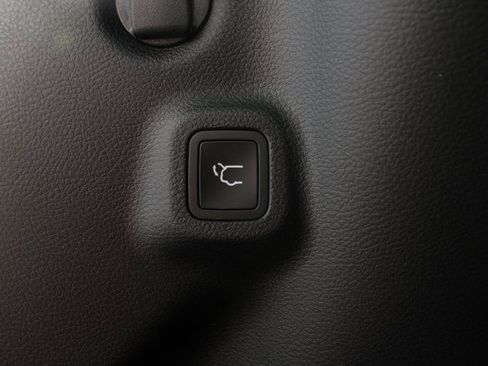 New 2026 Jeep Compass Limited w/ Limited Altitude Pack image 17