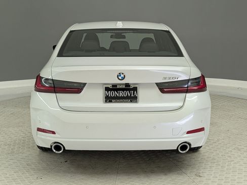 Used 2026 BMW 330i Sedan w/ Premium Package RWD image 7