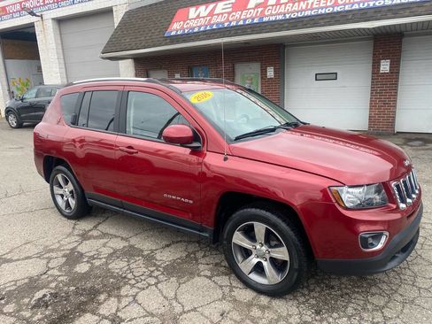 Used 2016 Jeep Compass High Altitude image 3