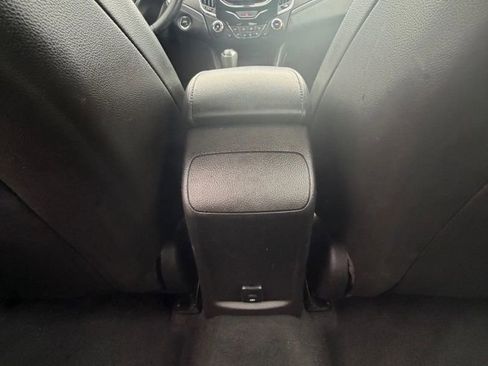 Used 2018 Chevrolet Cruze Premier image 27