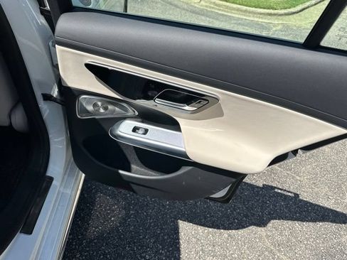 Used 2024 Mercedes-Benz E 350 4MATIC Sedan image 16